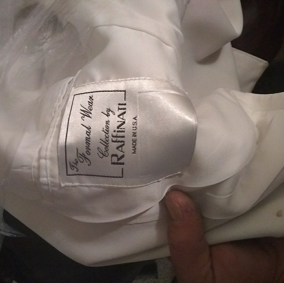 Suits ties vests tux dresses of all sizes - Picture 4 of 6